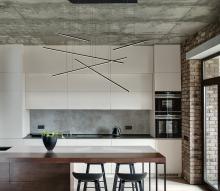 MP14960-BK-UNV-010_LifeStyle.jpg